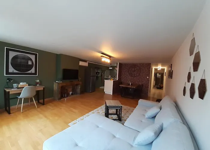 Le Pinaud Apartment *